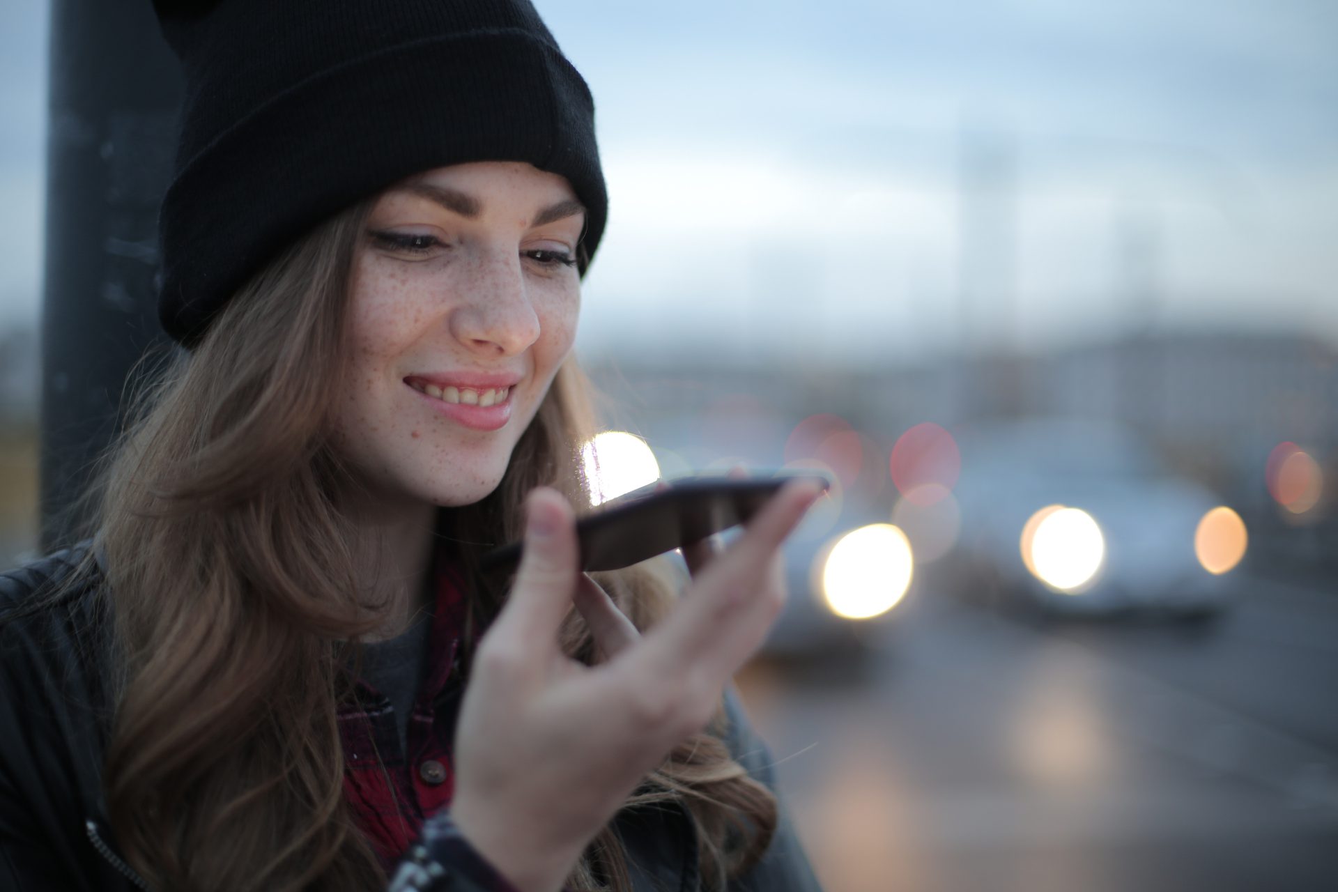 voice-search-photocredit-cc-pexels-andrea-piacquadio voice-search-photocredit-cc-pexels-andrea-piacquadio